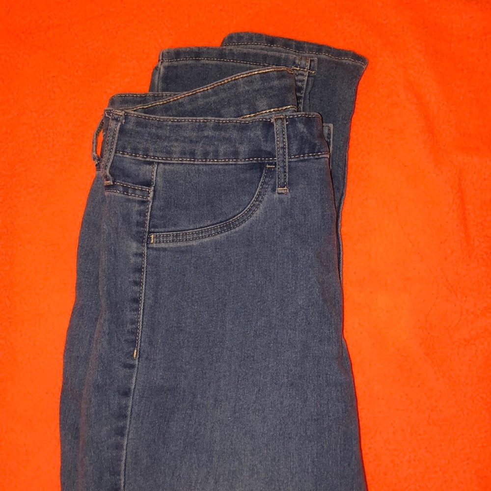 Light wash skinny jeans
